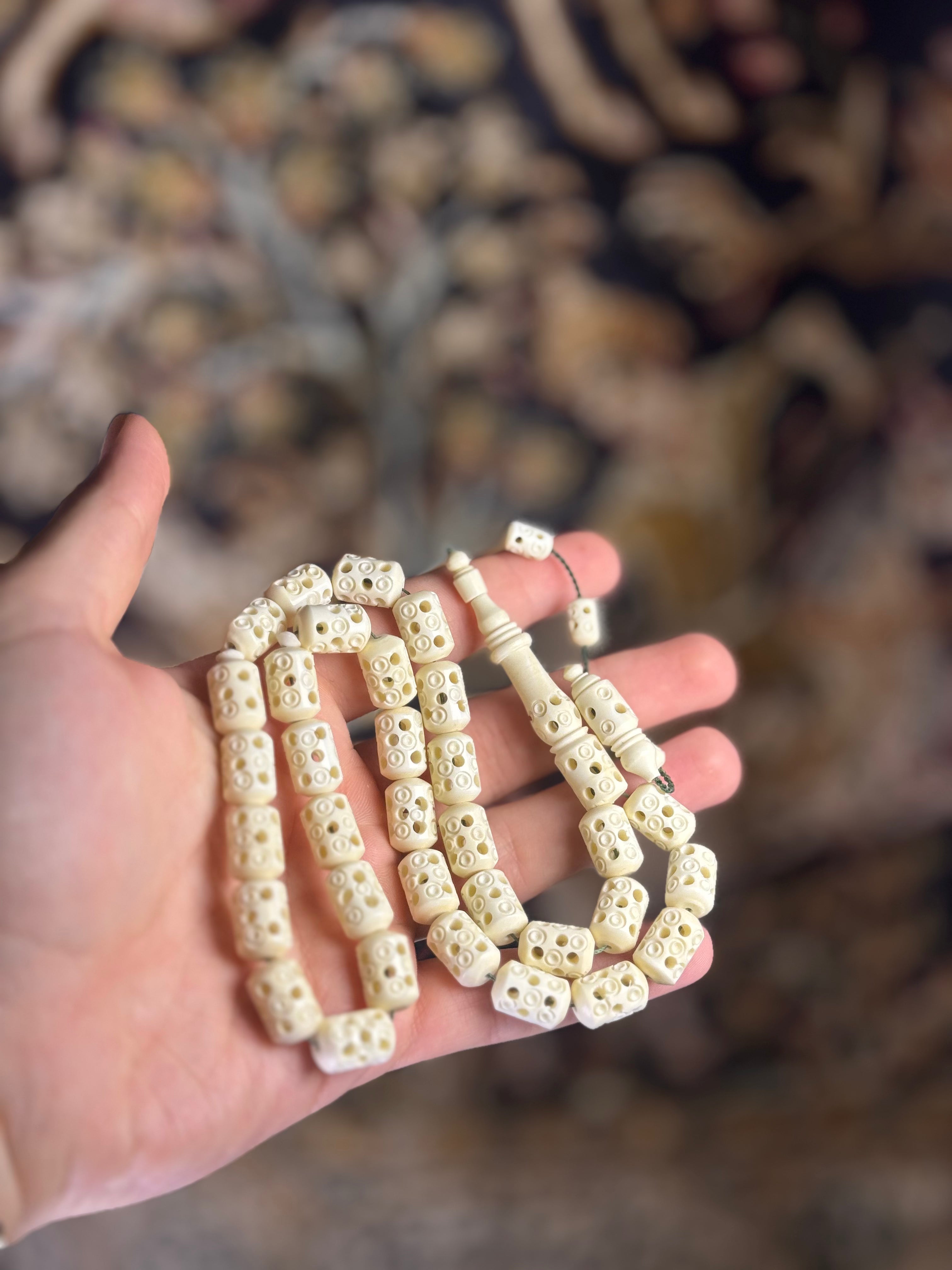مسباح من عظم الجمل