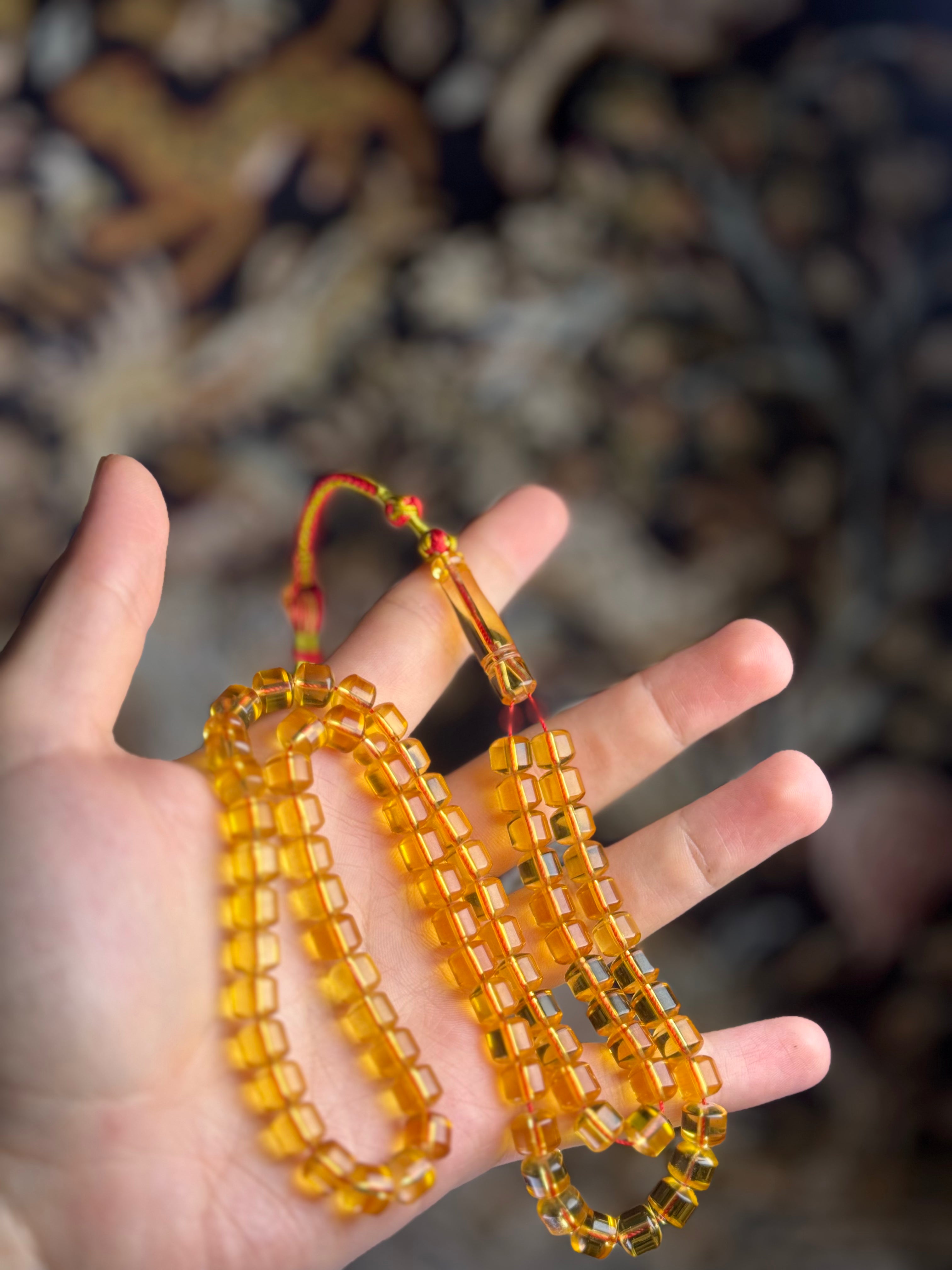 مستكة شبيه الكهرب